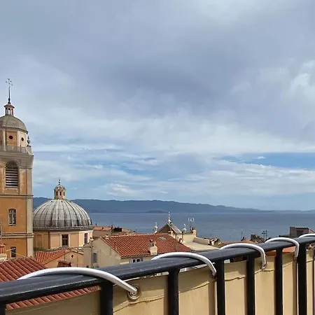 T2 Historic Center Apartment *