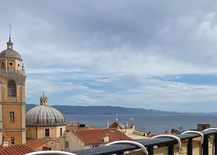 T2 Historic Center Apartment *